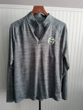 Under Armour Men's Heather Gray Quarter-Zip Pullover with Logo